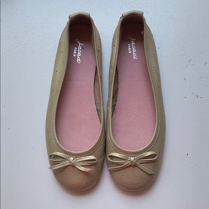 Jacadi gold slippers (size 32/ us 1.5)